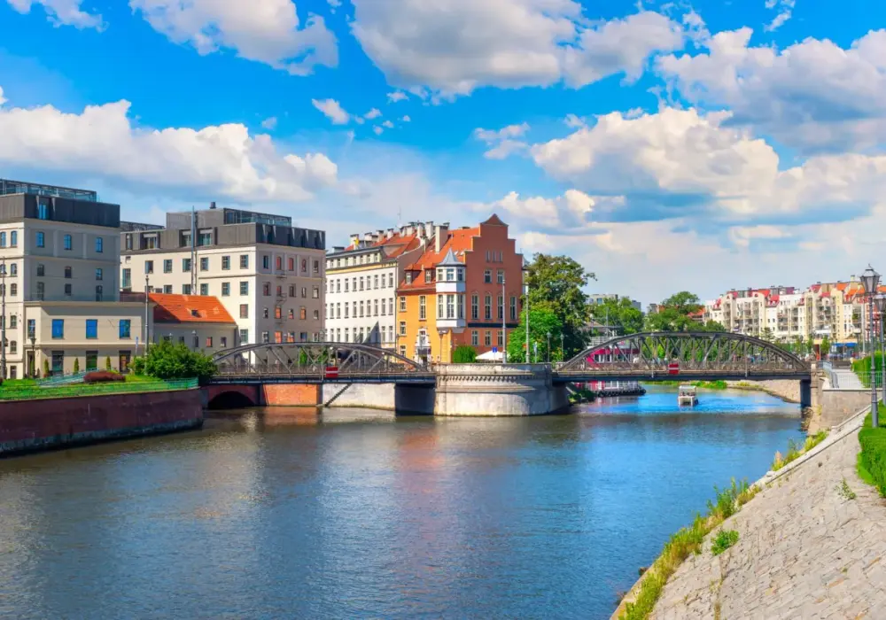 Jaka rzeka płynie przez Wrocław? Poznaj Odrę i jej odnogi